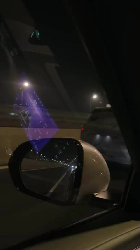 蔚来ES9车灯设计引争议，二代ES8获赞