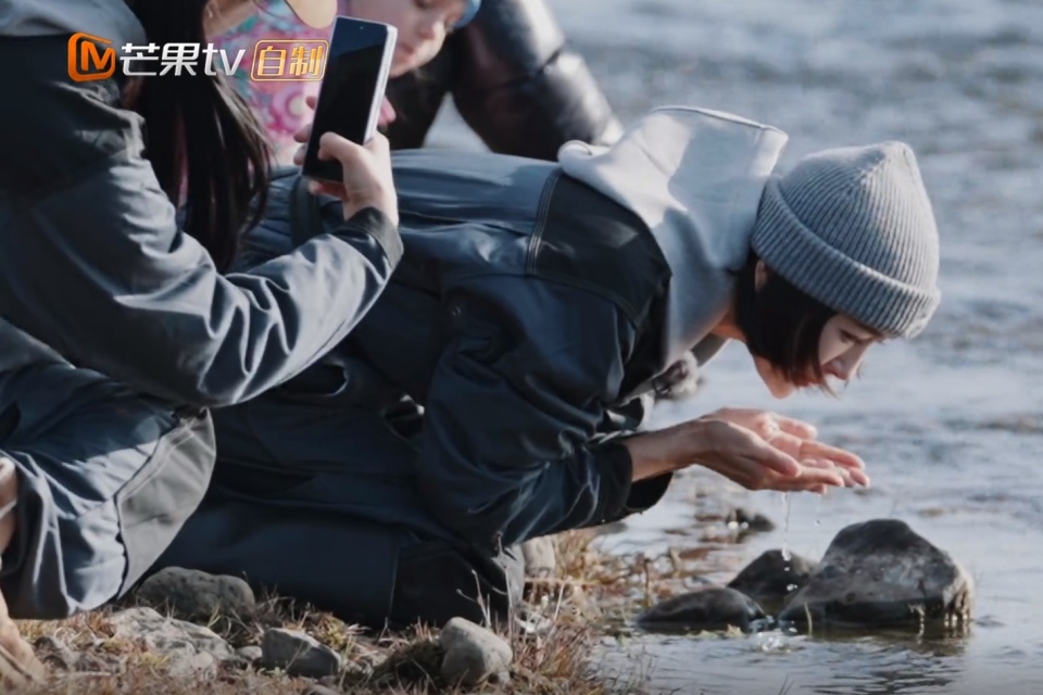 花少团里除了大姐秦海璐，年纪最小的胡先煦，才是隐藏的能力者
