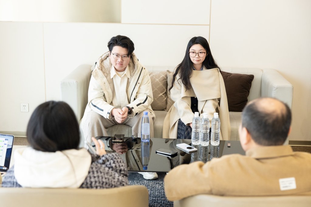 承影載文製片人問天、編劇星星接受採訪