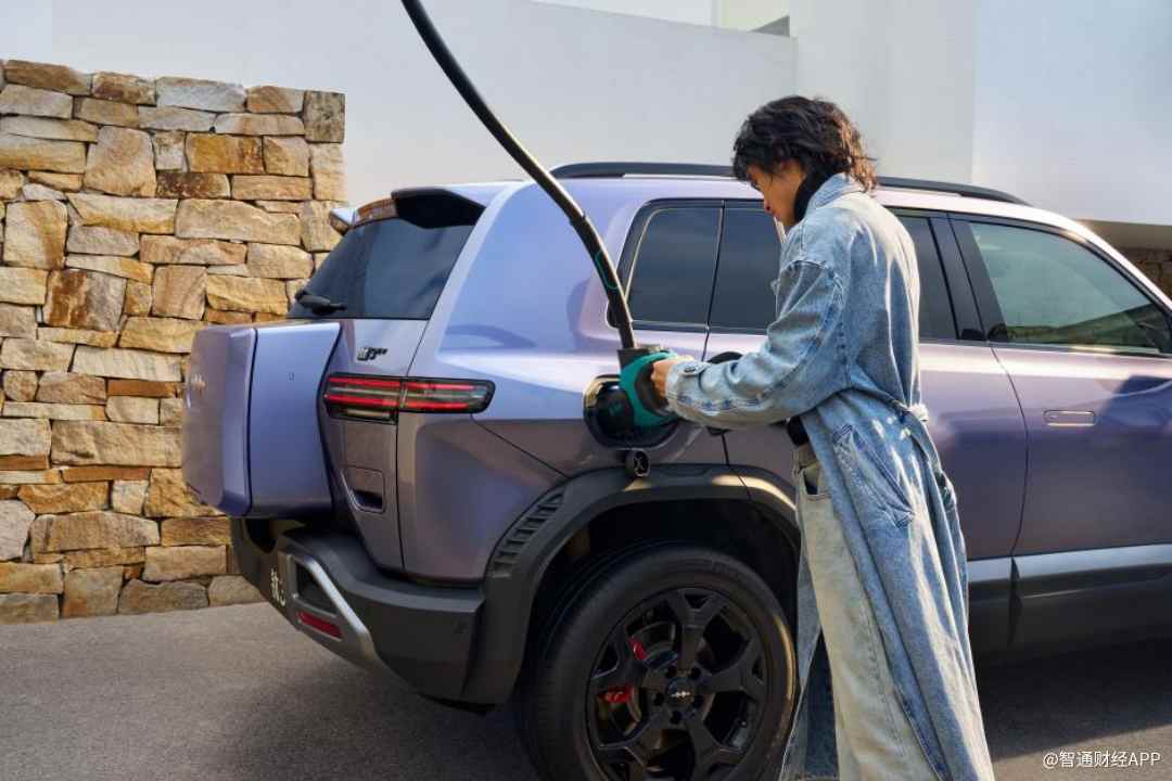 方程豹钛3闪充版上市 搭载十大黑科技