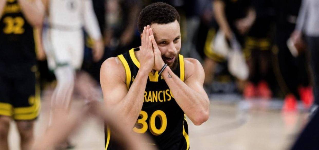 还得是你！库里搞笑接球投篮引发全场，约基奇与穆雷沟通失误球飞向库里，现场笑声不断体现全明星活力