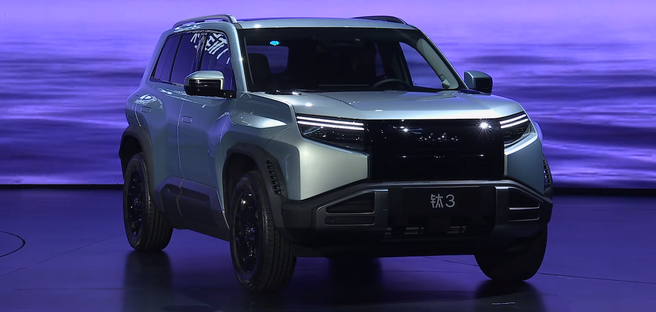 15.38万起!方程豹钛3闪充版上市,充电速度、续航双提升