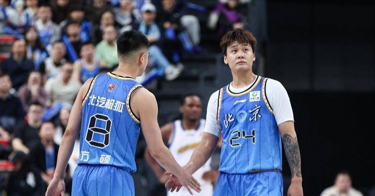 浙江广厦91-85打脸京哨，王博痛骂74号裁判孙键，谢绝吹周琦技犯