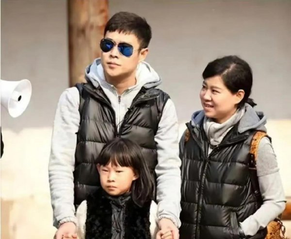 小沈阳女儿19日韩国出道,精通三国语言,唱跳能力强