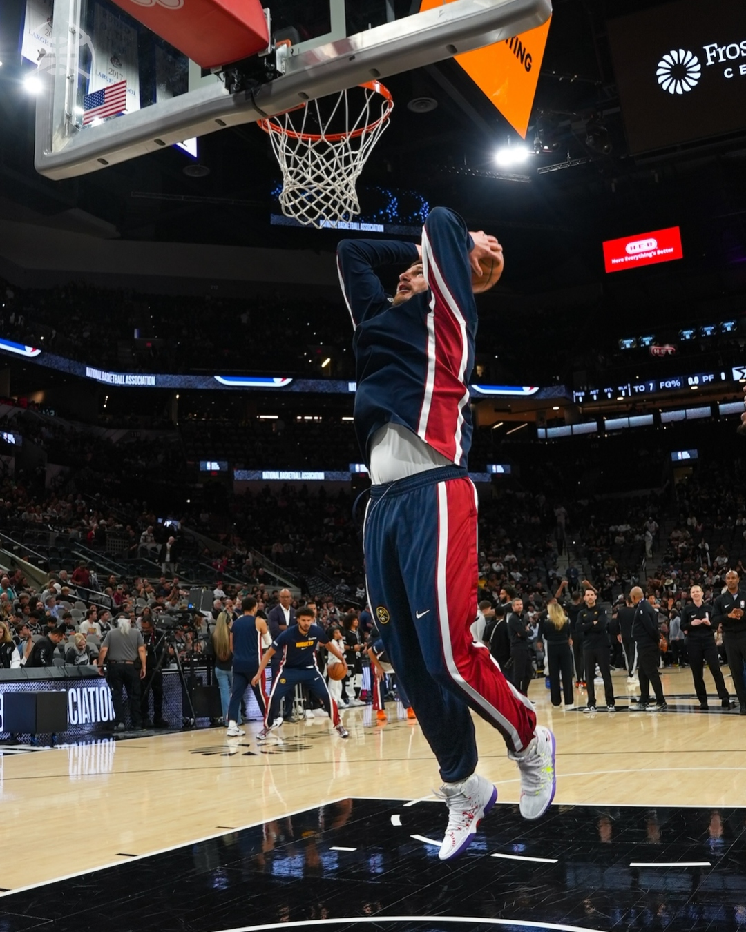 20分逆转!约基奇31分20板12助攻掘金击败马刺,卡斯尔三双徒劳