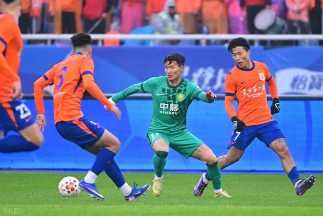 随着上海申花1-1,山东泰山2-1,中超最新积分榜出炉：还有8队负分