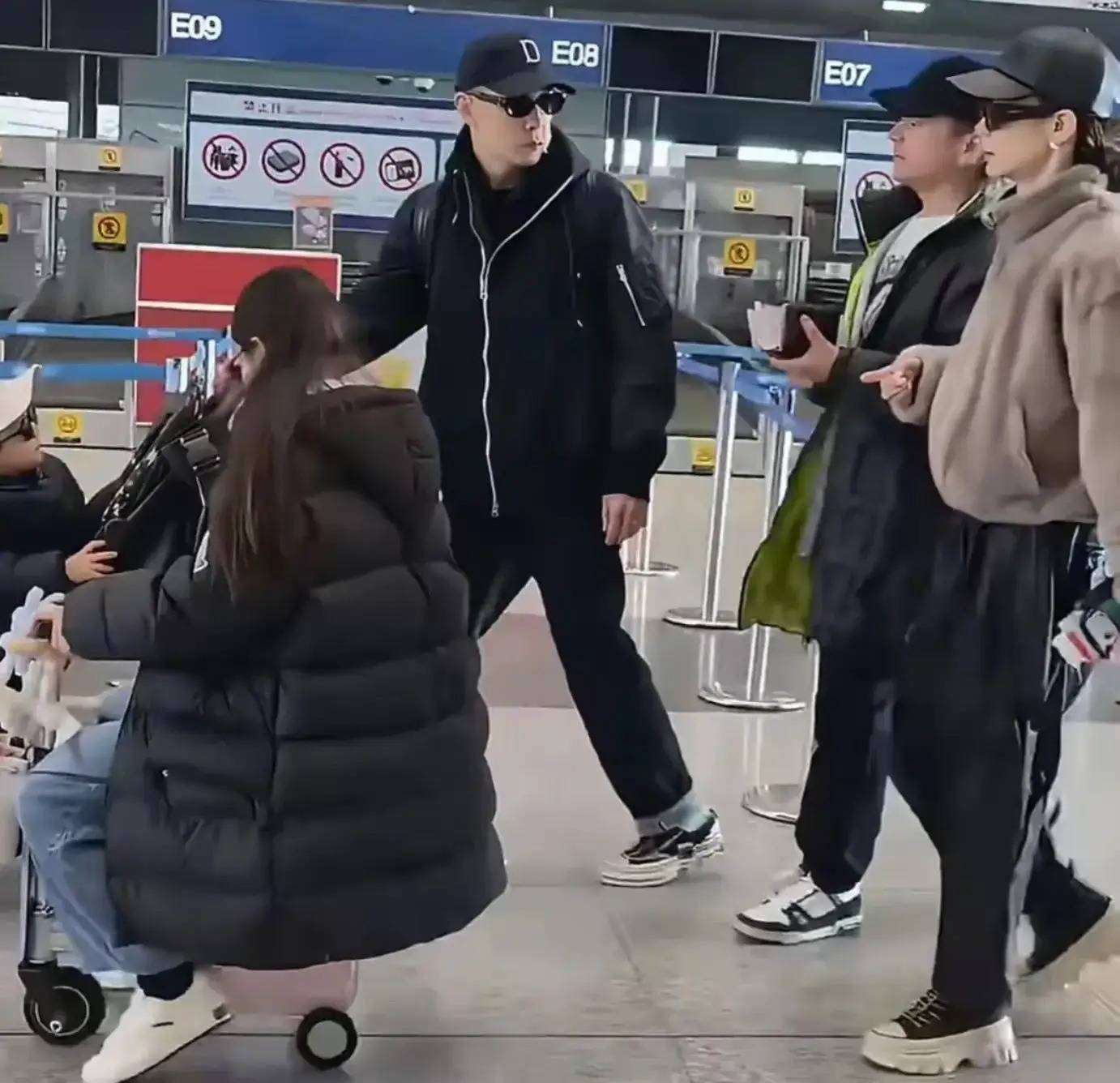 戚薇李承铉一家：别样生活细节展现节俭与温情