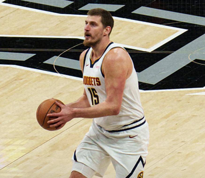 掘金20分逆转马刺！双核70分