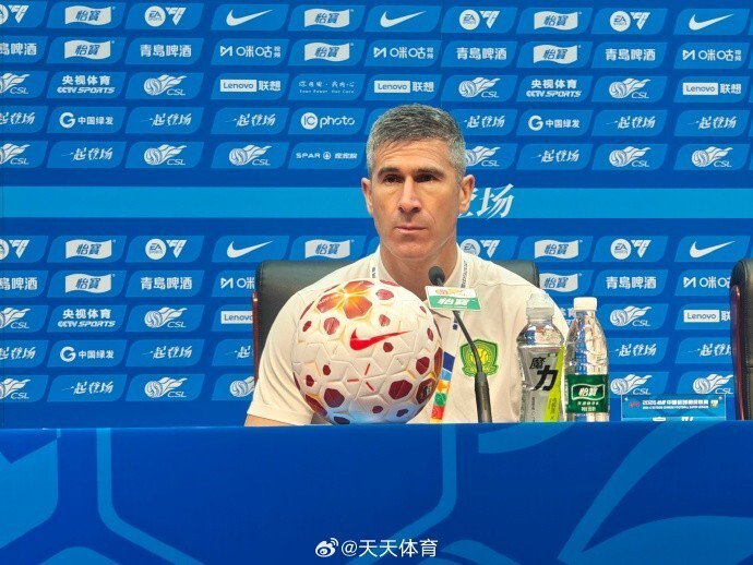 国安主帅蒙哥马利：侯森肋部受伤需休息，张健智表现很出色