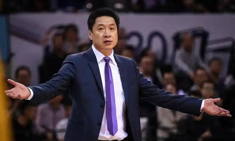 执教宏远传闻终结！李春江正式回应不再回归广东，背后原因曝光