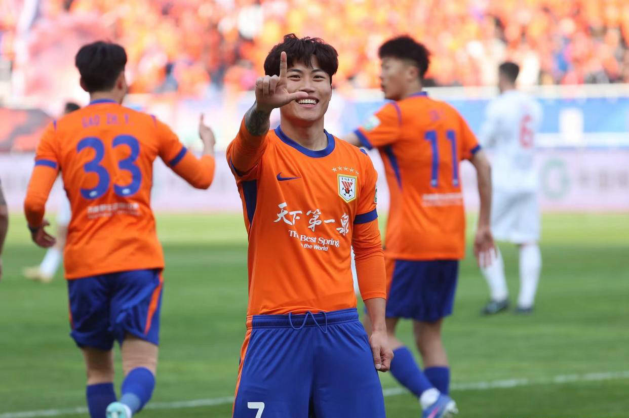 中超最新积分榜解析：山东泰山最先完成负分清零，青岛海牛稳居副班长