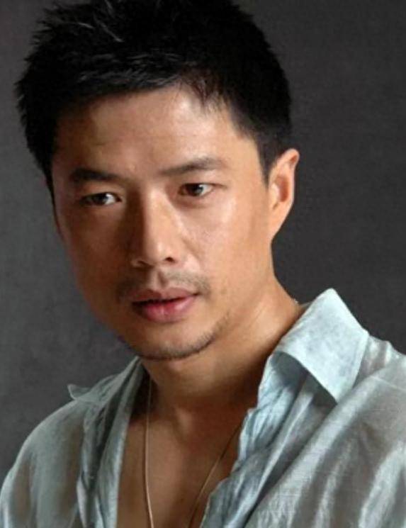 这些大叔也曾风华绝代,从美男到硬汉都有,老了也是“叔圈顶流”