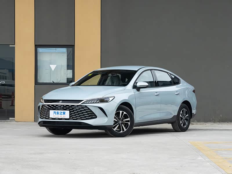 比亚迪秦PLUS的价格在同级别车型中具有竞争力吗?