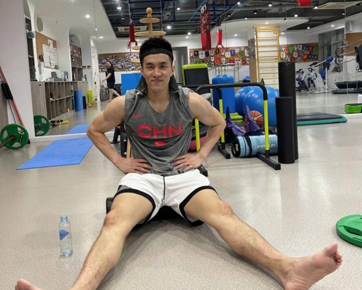 郭艾伦康复后是否留在广州队做教练员成疑，重伤后职业生涯将迎另一种延续，俱乐部已展现诚意拟纳入长远规划