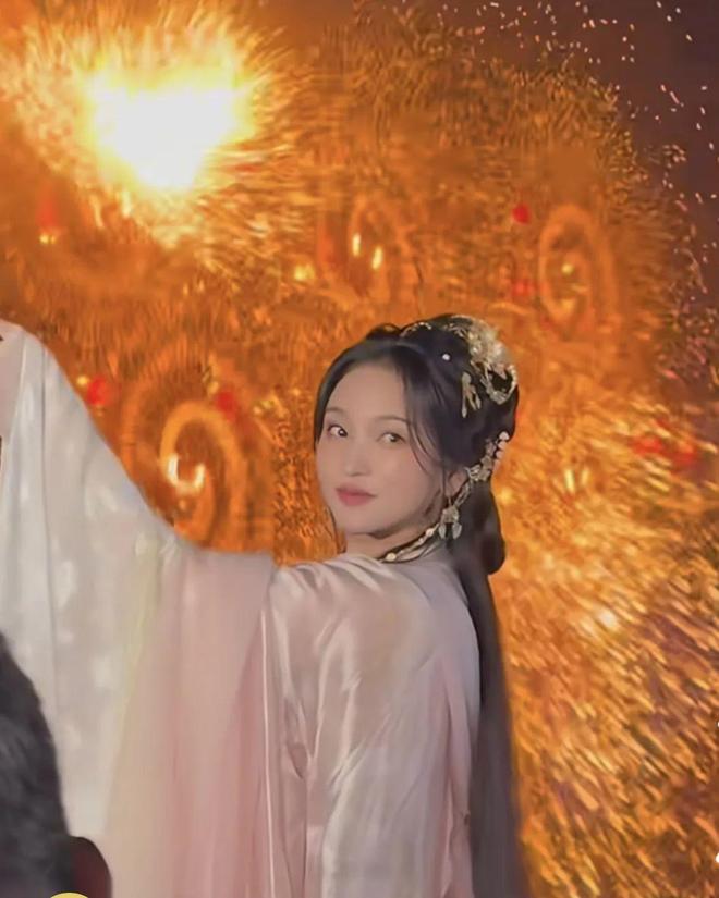 金莎景区商演无惧丢脸，孙丞潇贴心陪伴