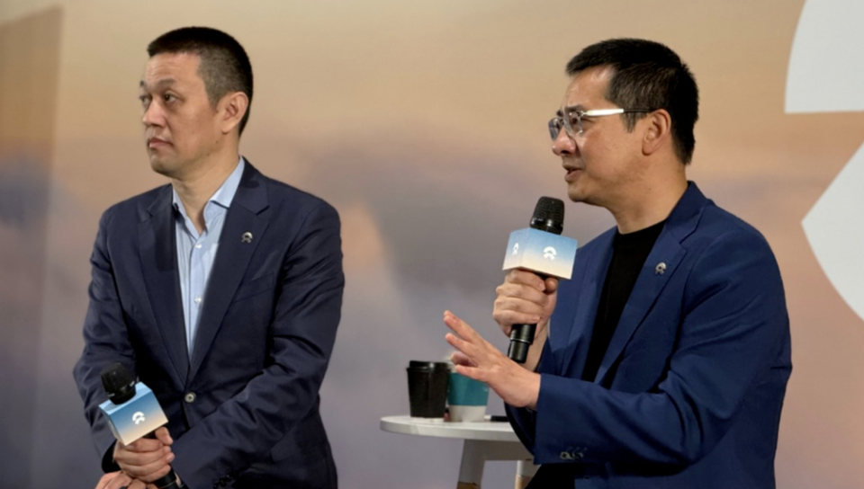 李斌承认自己说错话了:那么多人买燃油车，都是有原因的