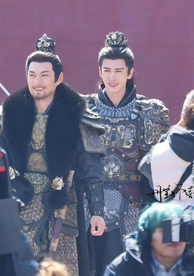 内娱终于有严屹宽同款帅哥!张凌赫同框丝毫不输!网友:外甥肖舅冯绍峰保剑锋现代装女演员_订阅