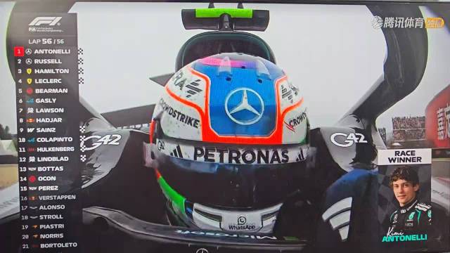 林孝埈晒F1观赛照，感悟速度与团队协作