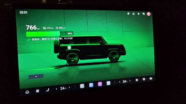 出来玩，插混车也开凑热闹试试充电