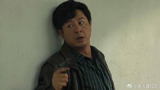 高启强打光了子弹 徐江刚想上前，却发现胸口中了枪