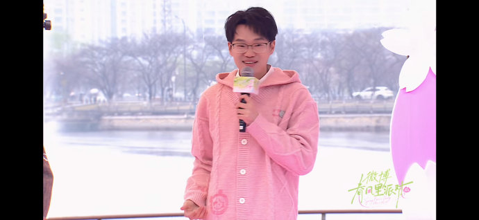 李飞邓帅熟人局引爆笑：一对嘴就知道是老朋友在整活儿