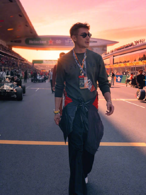 F1上海站重逢汉密尔顿，十年传奇拥抱兑现约定