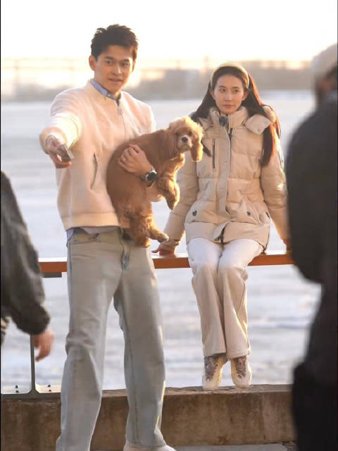 Cr.Sky410987545 怎么把人家狗子拐去拍照了