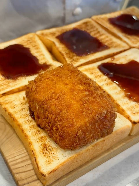 日本东京最厚猪排三明治