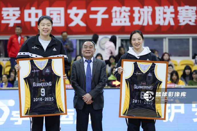 老将沈怡、于东退役时，队长杨力维具体说了哪些感人的话？