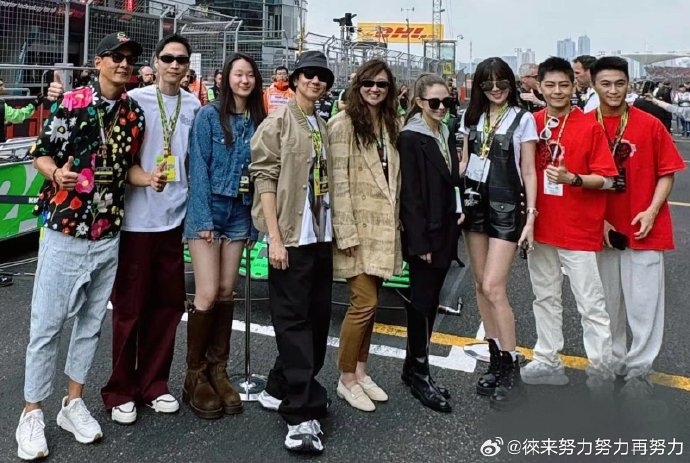 林志颖和吴彦祖在上海F1大奖赛同框合影的具体细节是什么？