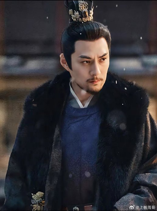 网友是如何评价严屹宽和张凌赫此次在《逐玉》中的合作表现的？