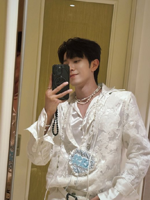 为什么说江衡将公司名设计为“衡江李貌”是一种公开表白？