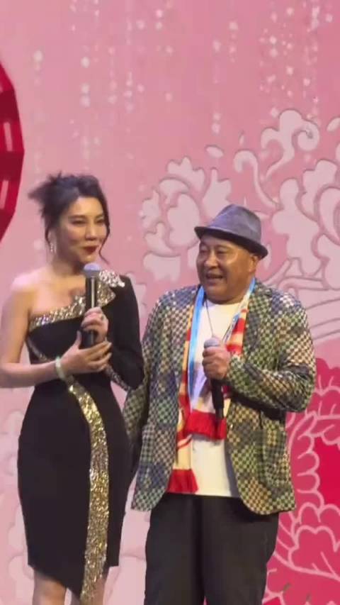 赵本山徒弟赵四《刘小光》成名前和成名后舞台表演风格！每次表演都很用心！