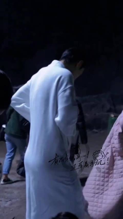 我草阿这个肖战，王一博你在陈情令剧组每天看到的就是此等场景吗