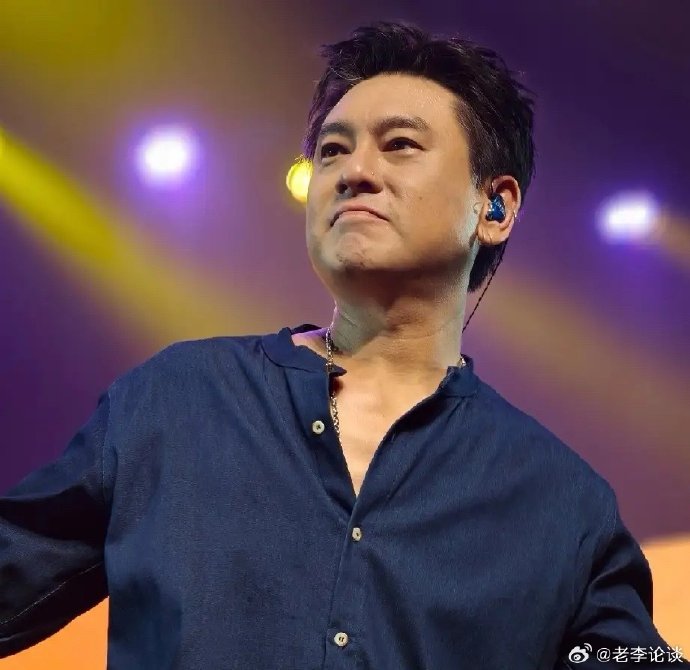 阿信和朱孝天之间的矛盾根源是什么？