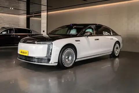 尊界S800 vs 蔚来ET9 ：百万级旗舰电动车双车对比，谁更值得入手？