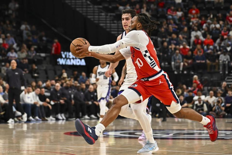 太恶心！德罗赞两次弄伤小卡！加兰末节超神难救主，威少12+12+10