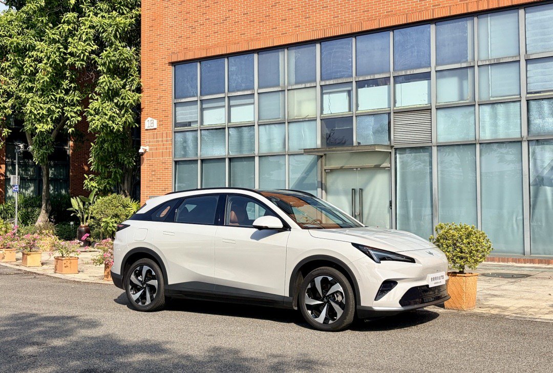 试驾|极狐全新阿尔法T5:12万级也可享“真人级”辅助驾驶