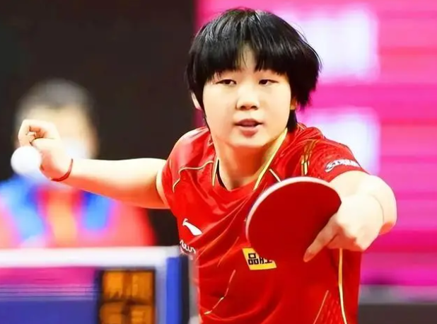 WTT冠军赛：蒯曼第2局1-5落后连得7分！逆转张本美和，追到1-1！