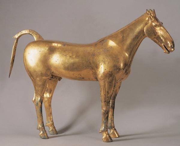陕西茂陵无名冢从葬坑出土的鎏金青铜马 焦南峰供图