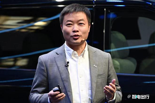 小鹏董事长 CEO何小鹏：汽车会越来越像机器人！
