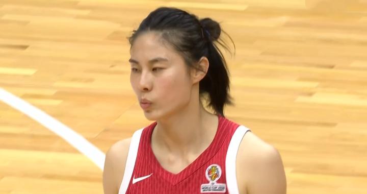 中国女篮险胜捷克，王思雨末节连砍9分拒绝逆转，张子宇4分2篮板