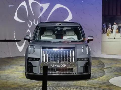 2025款极氪009登场:豪华纯电MPV “吉利路虎揽胜”?