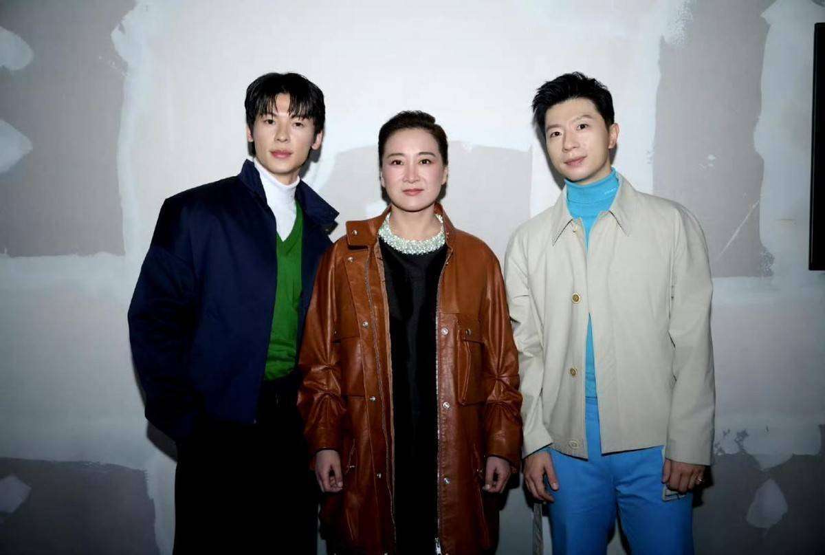 时尚活动红毯：陈都灵可盐可甜，梁朝伟于适同框松弛感爆棚