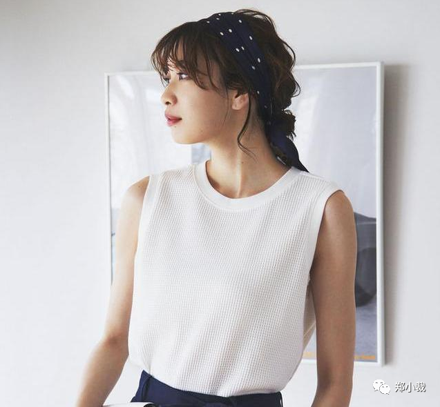 胳膊粗的中年女人,夏天学会这些无袖显瘦穿搭技巧,凉爽又显气质