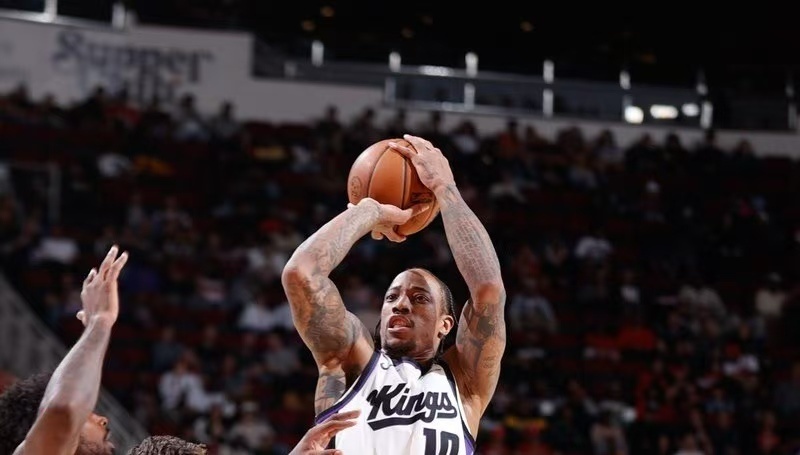 伦纳德31+6创队史纪录却伤退！快船三巨头轰80分，难耐威少三双比赛回顾：国王内线火力全开快船三核稳定发挥