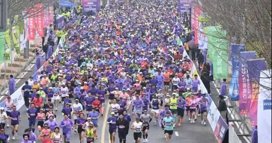 牵手希腊半马、六千余人温暖护航 南京半马燃动“速度与激情”的背后