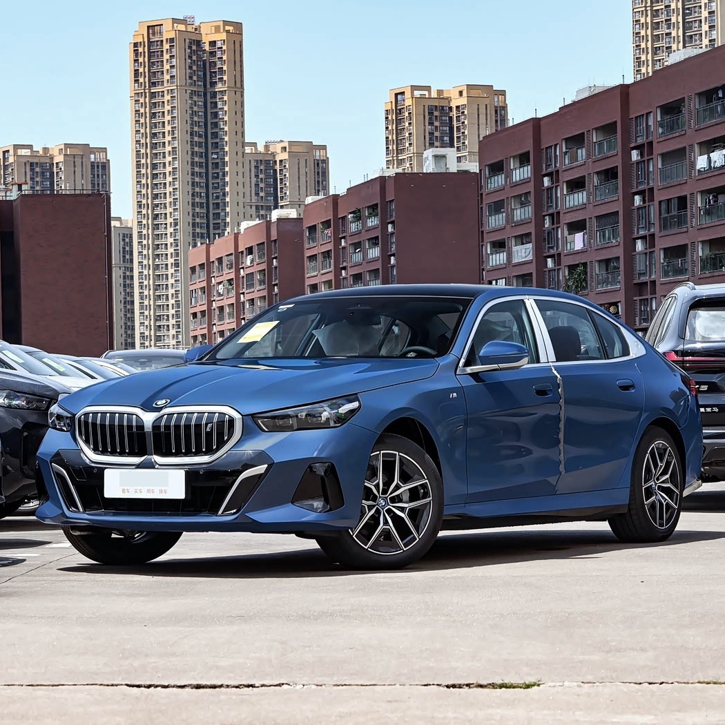 百万内纯电三厢车海选：德系标杆与国产新势力的豪华博弈