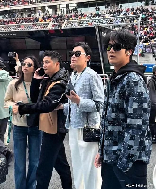 田亮叶一茜携森碟现身上海F1，与郭富城合影开心