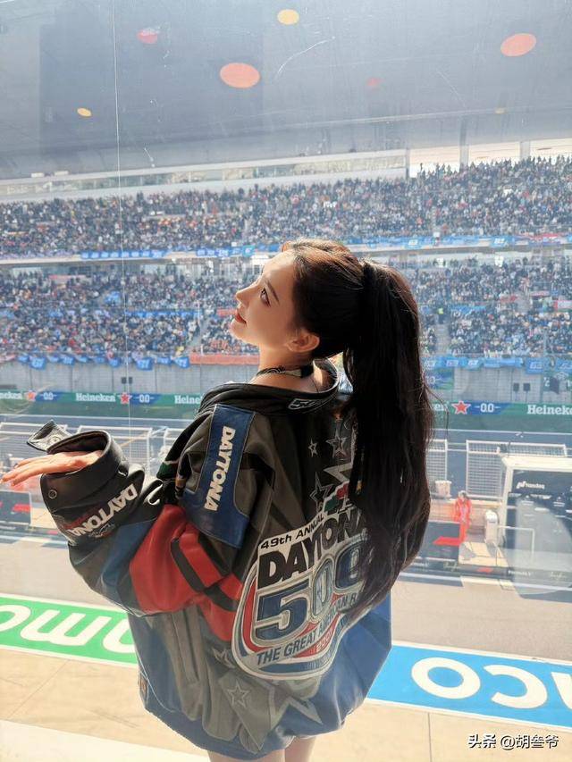 上海F1：吴燕妮惨遭忽视，林志颖疤痕明显，陈若仪秀长腿出尽风头